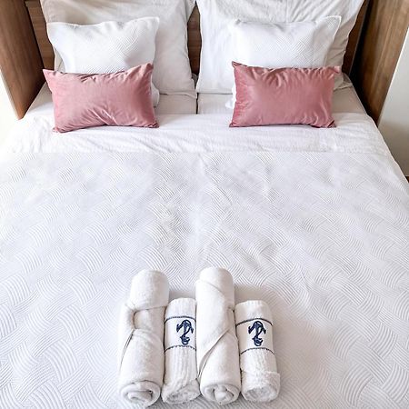Apartments Zivko Малинска Екстериор снимка