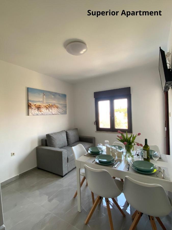 Apartments Zivko Малинска Екстериор снимка