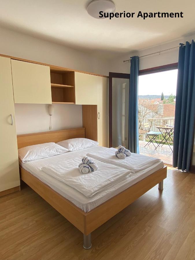 Apartments Zivko Малинска Екстериор снимка