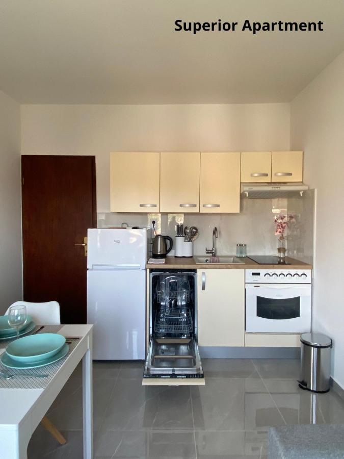 Apartments Zivko Малинска Екстериор снимка