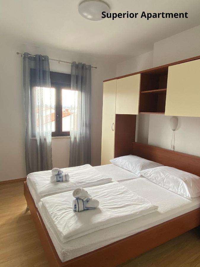 Apartments Zivko Малинска Екстериор снимка