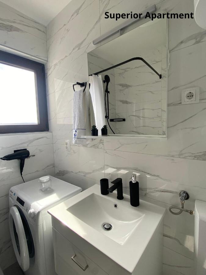 Apartments Zivko Малинска Екстериор снимка