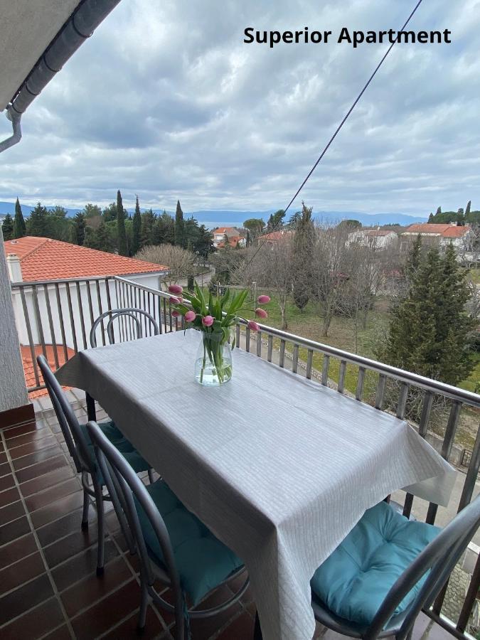 Apartments Zivko Малинска Екстериор снимка