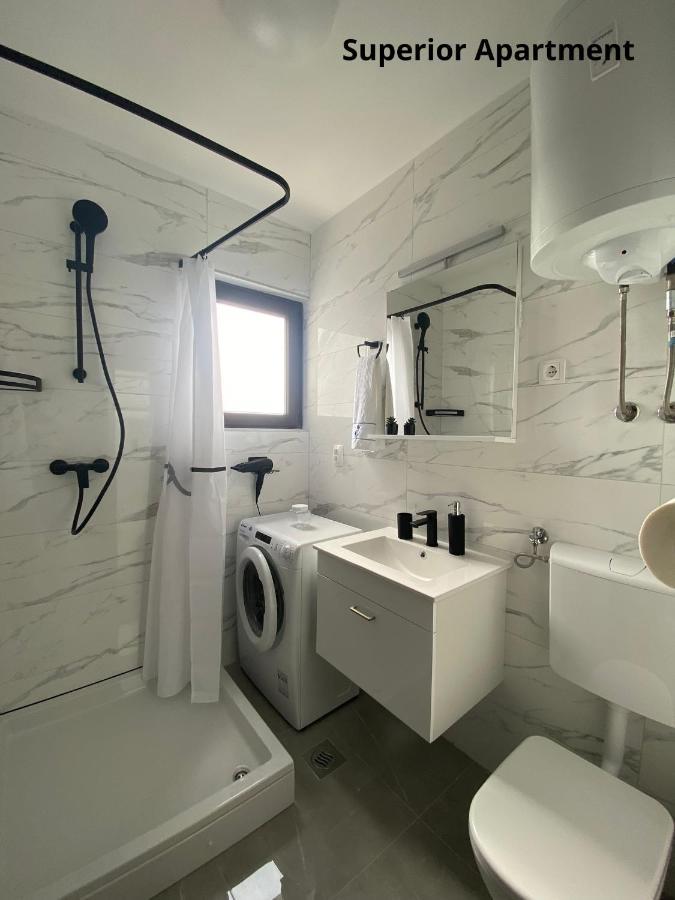 Apartments Zivko Малинска Екстериор снимка