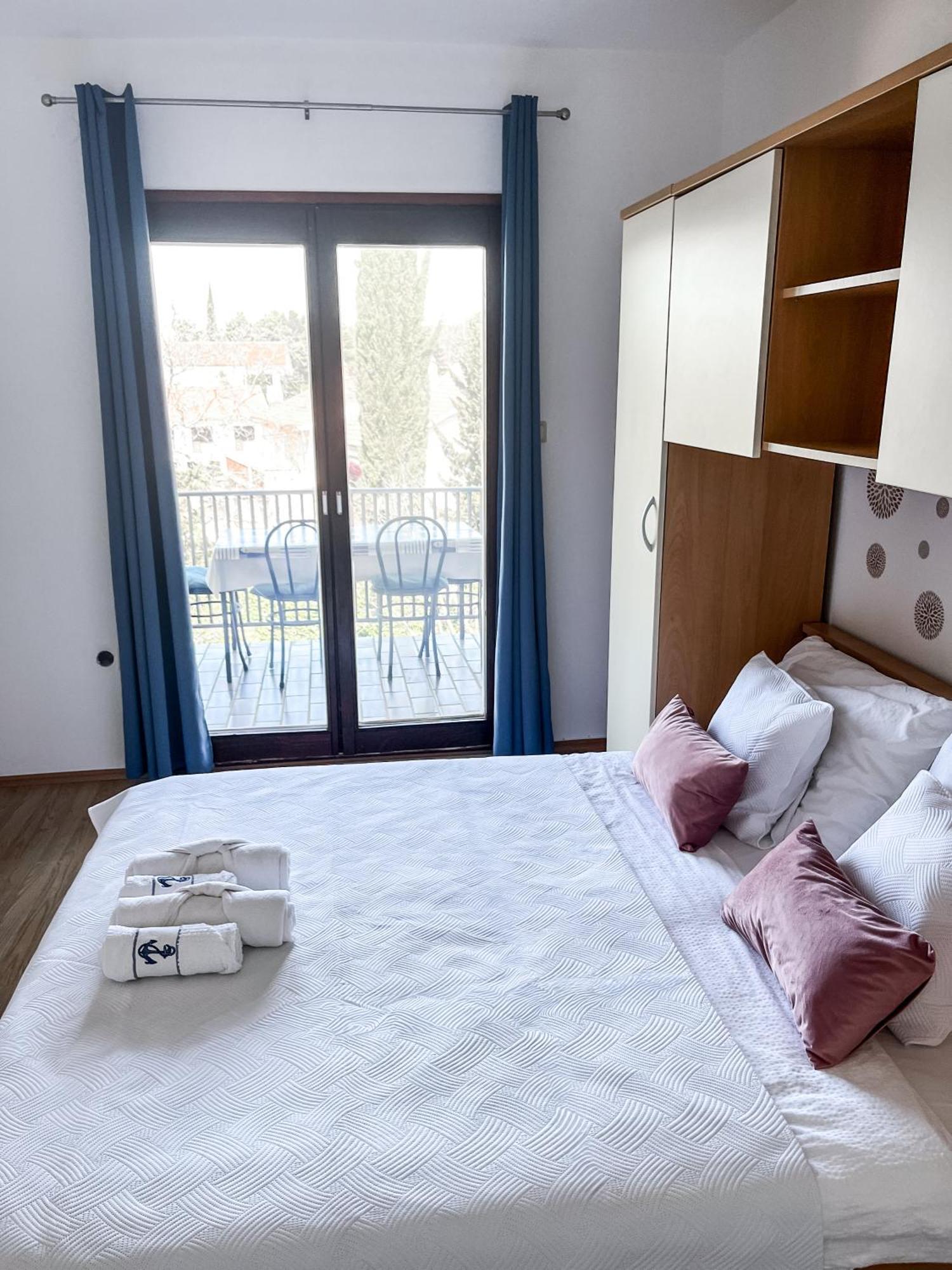 Apartments Zivko Малинска Екстериор снимка