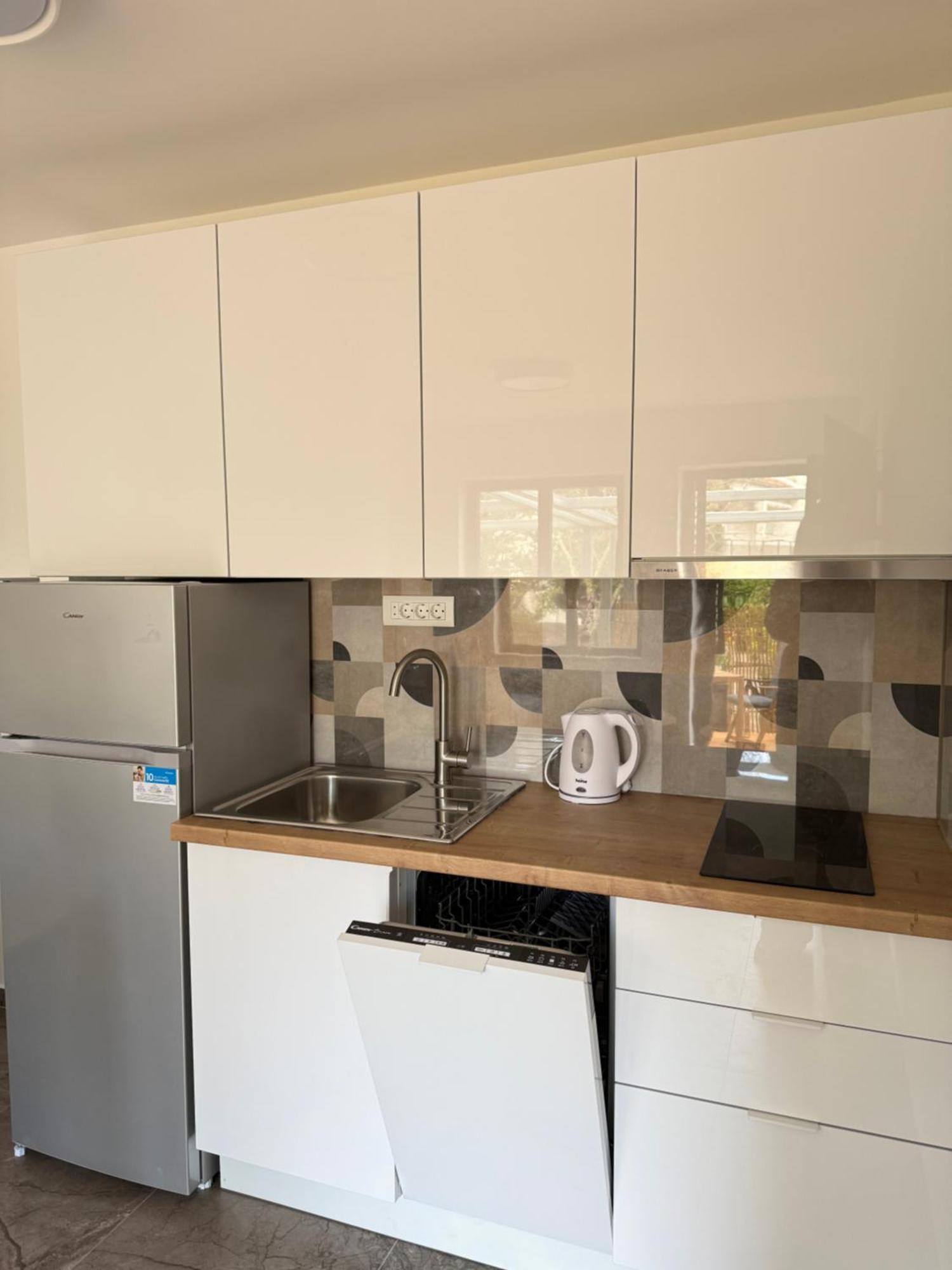 Apartments Zivko Малинска Екстериор снимка